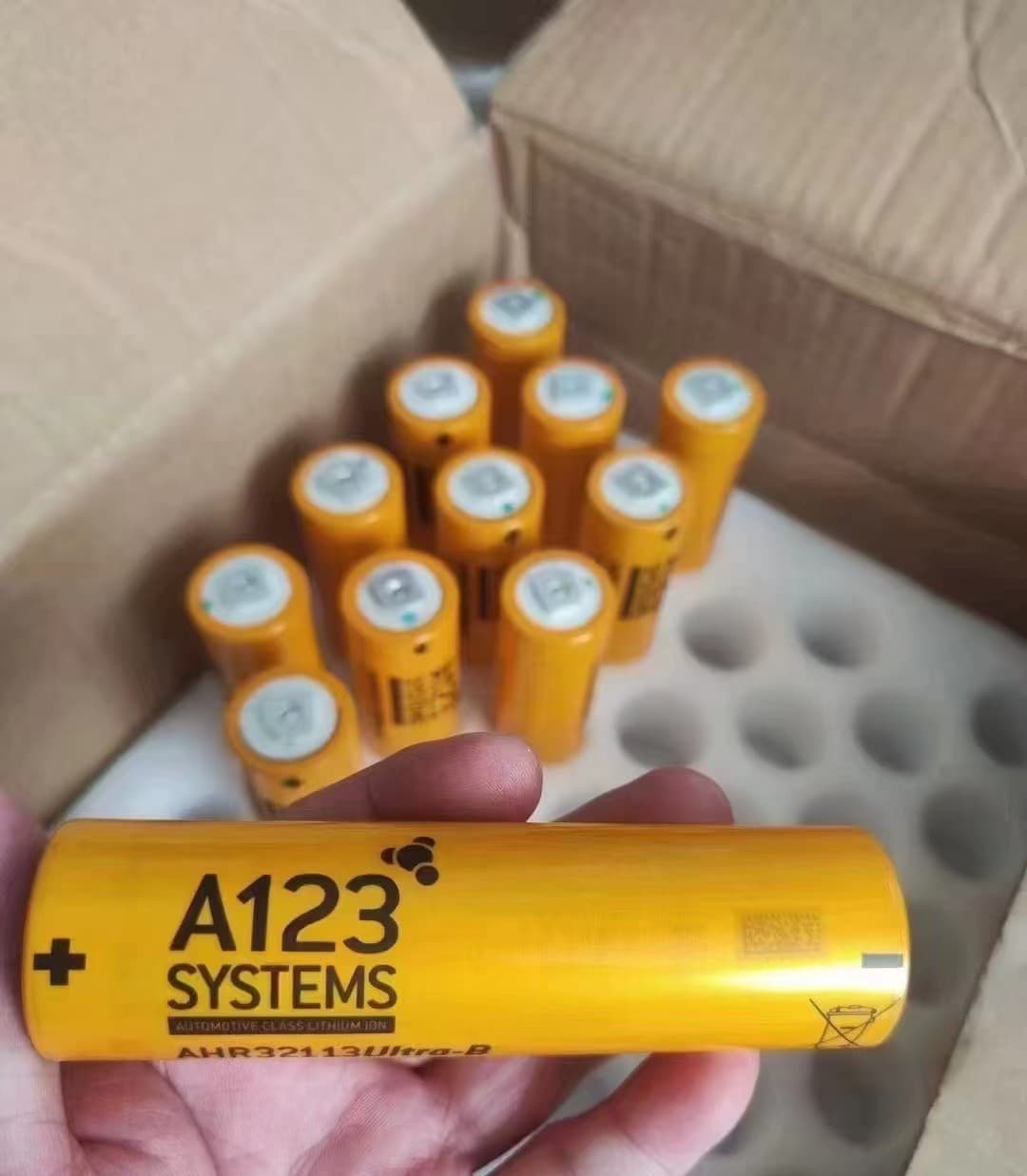 A123/32113 Imported High-Rate LiFePO4 Cell 3.2V 4Ah 45C Continuous Discharge