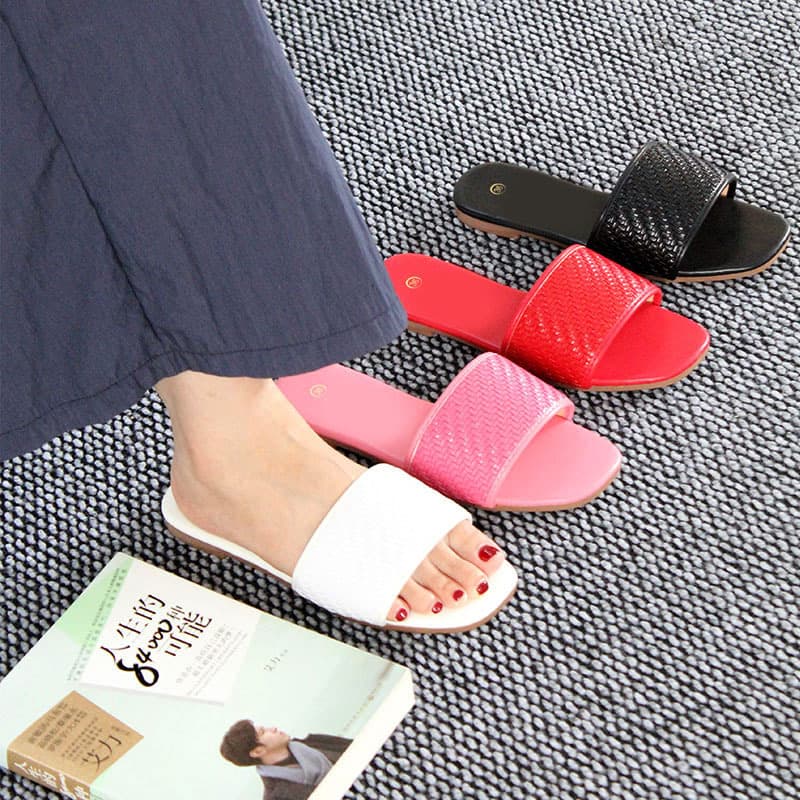 2024 In Stock Women's Slippers Summer Craft Shoes Flat Large Size Export Flip Flops Ladies Slippers