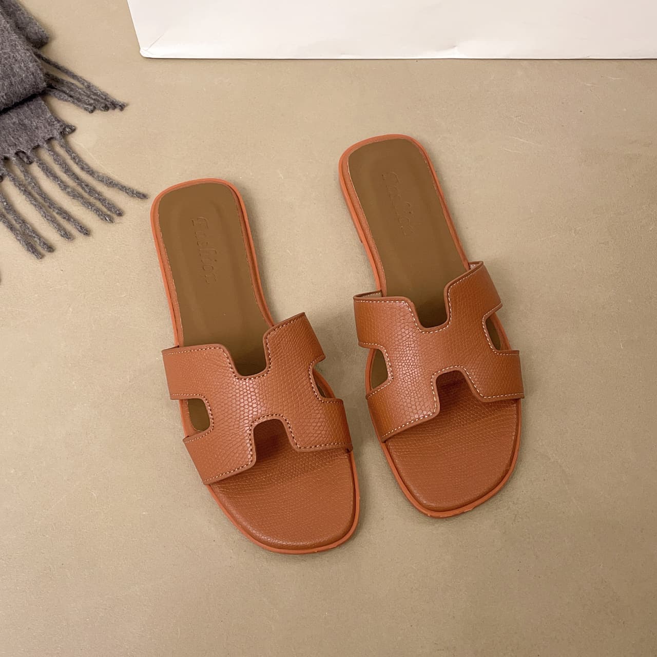 Women's Plus Size 2026 New Style Slippers, Spring and Summer Fashion Outdoor Flat One-Strap Style Versatile Sandals
