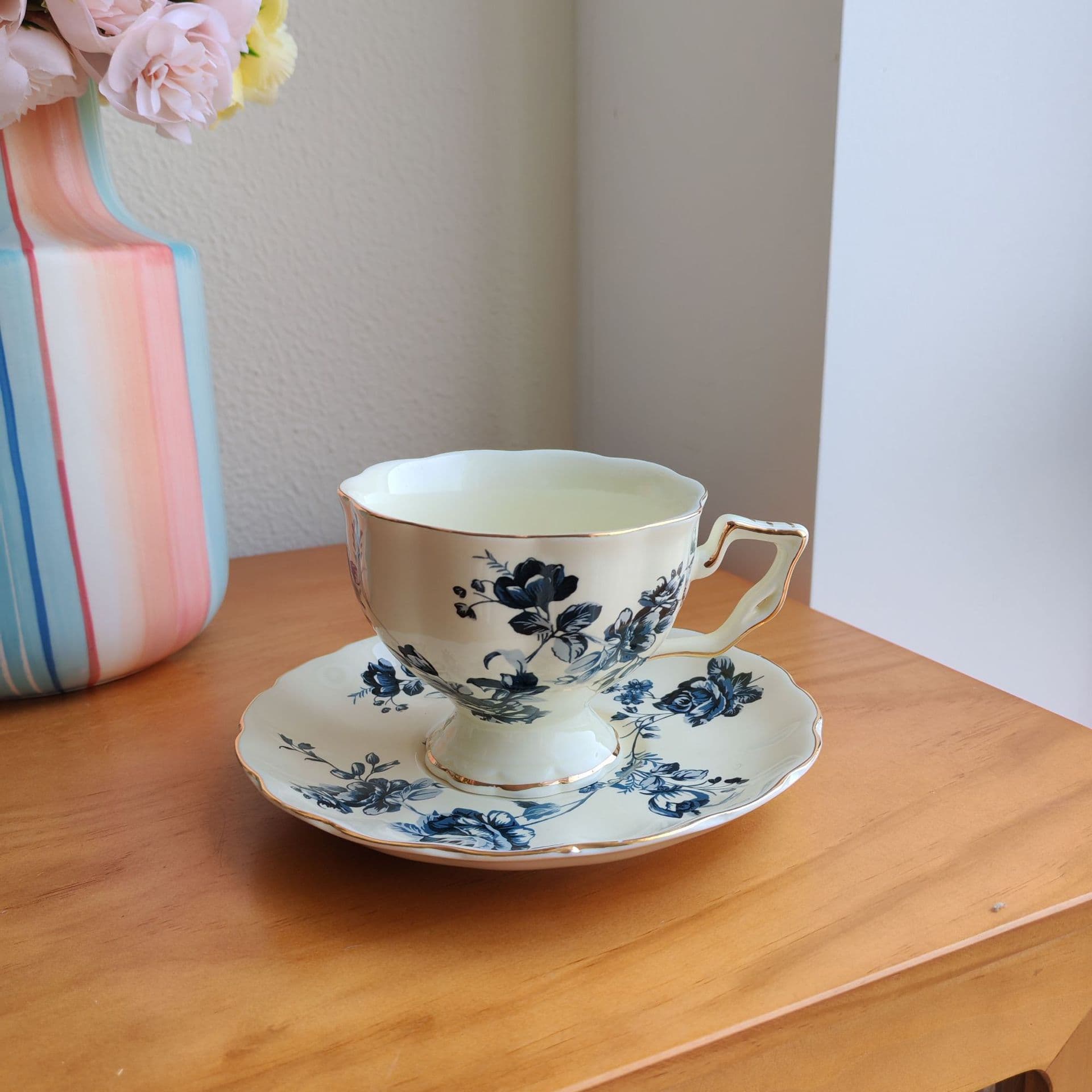 European Style Coffee Pot and Tea Pot Set, Small Luxury Afternoon Tea Cup Set for Home Use, Floral Design Tea Set from China