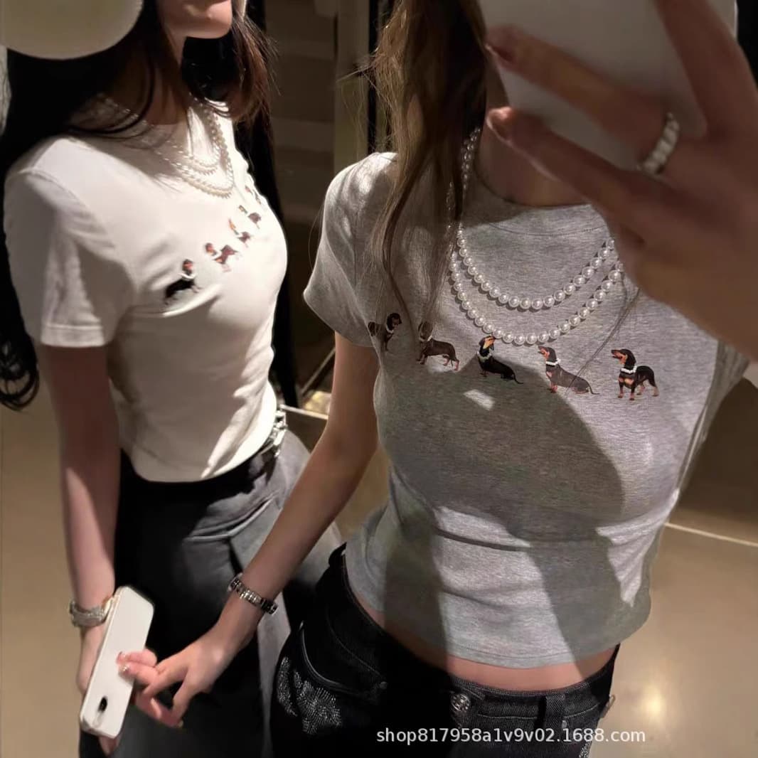 Jennie same style dachshund puppy right shoulder short sleeve t-shirt for women summer 2025 new slim short hot girl top