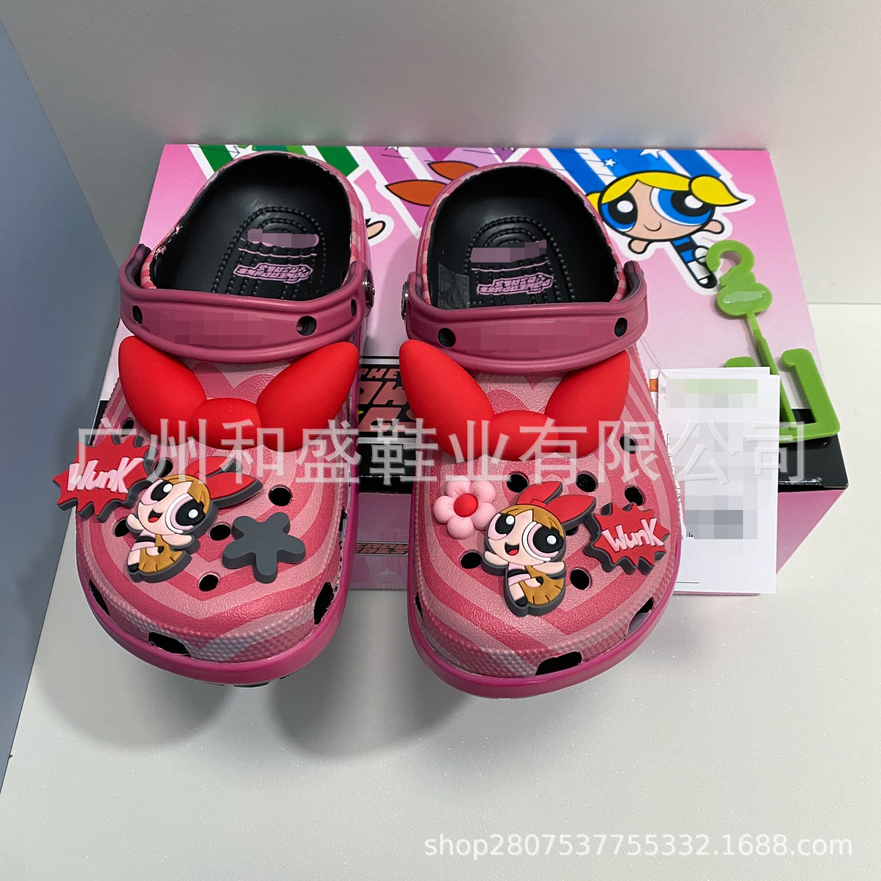 With exclusive shoe box accessories, Powerpuff Girls co-branded Crocs shoes, Kajia parent-child style sandals and slippers, non-slip soft soles
