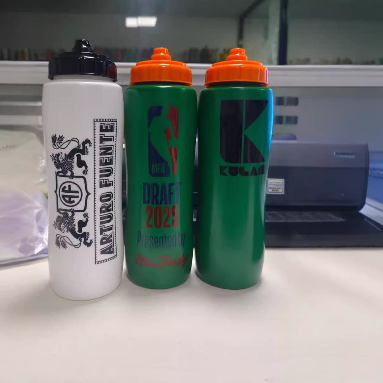 Cross-border Supply 32oz Squeeze Water Bottle Outdoor Portable Water Bottle PP Large Capacity Squeeze Spray Water Bottle