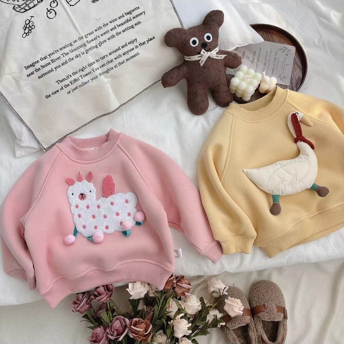 2026 Winter New Korean Style Cartoon Fleece-Lined Thickened Round-Neck Long-Sleeve Winter Warm Sweatshirt Top for Girls and Children