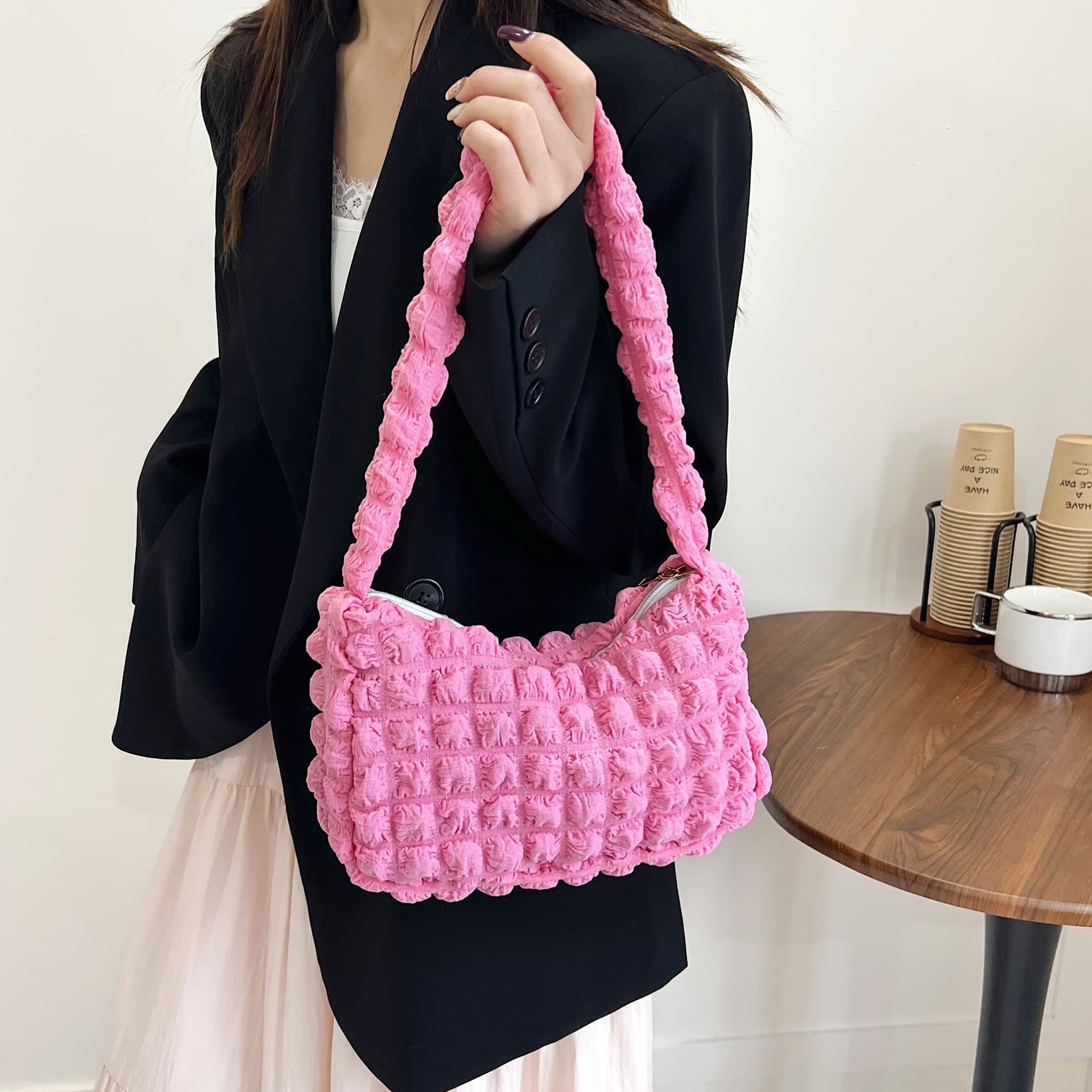 Korean version of simple beanie bag for women, candy-colored French armpit bag, cloud bubble pleat, beautiful commuting shoulder bag