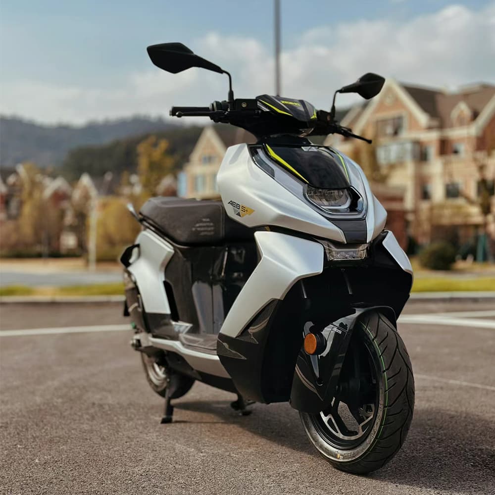 ZEEHO High Power 12500W Electric Motorcycle 130km/h Electric Motorcycle Range King E-bike Long Range Hot Keyword