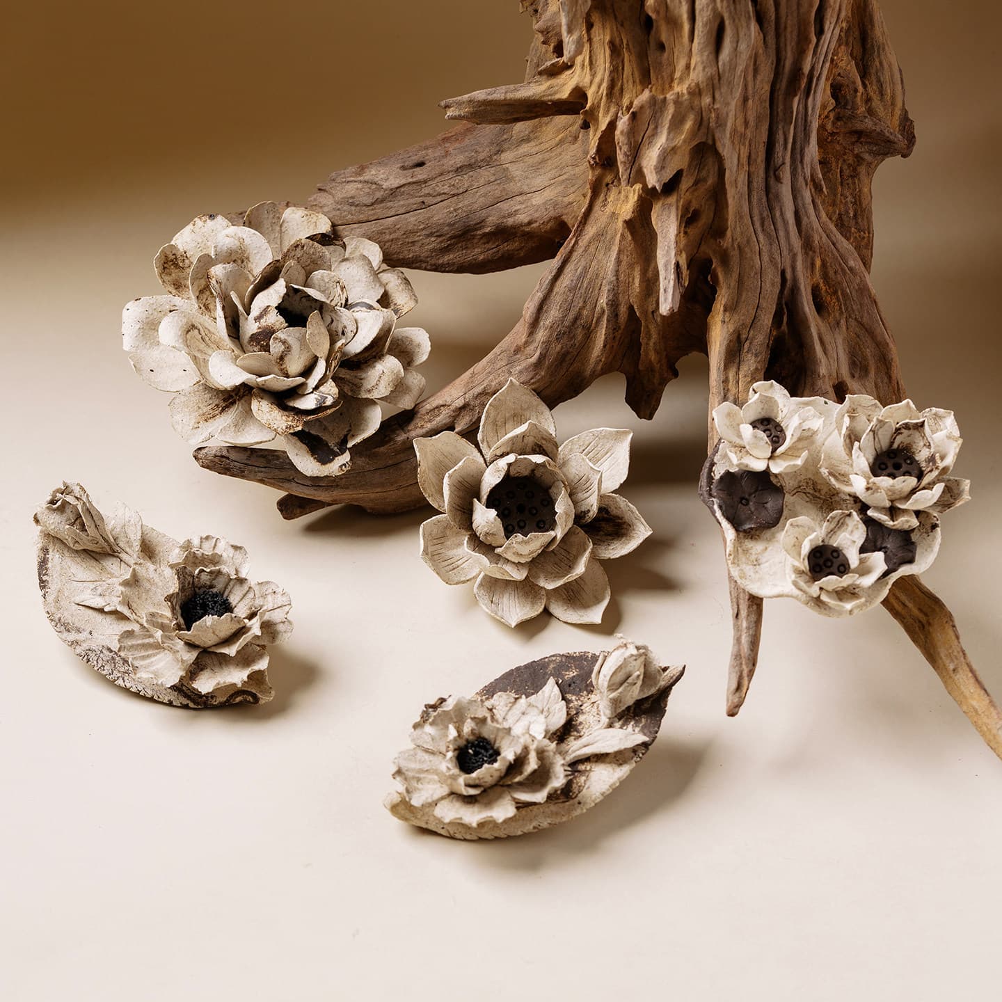 Factory intangible cultural heritage hand-kneaded ceramic flower arrangement wabi-sabi wind line base expander ornaments to give gifts to everyone