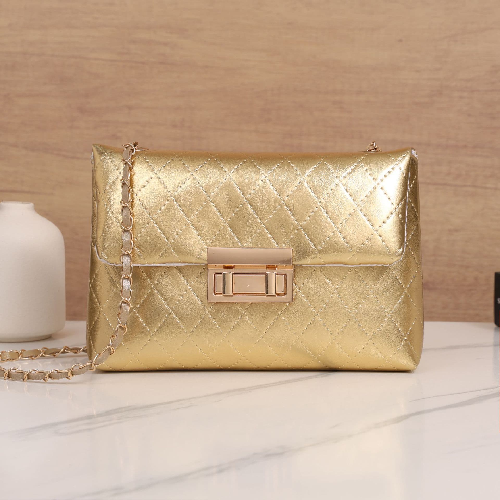 Embroidered bags for women 2023ladies bags fashionable small bags wholesale Korean style girls chain bags