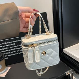 Summer 2026 New Small Fragrance Fashion Diamond Grid Chain Box Bag Women Popular Korean Style Elegant Shoulder Crossbody Bag