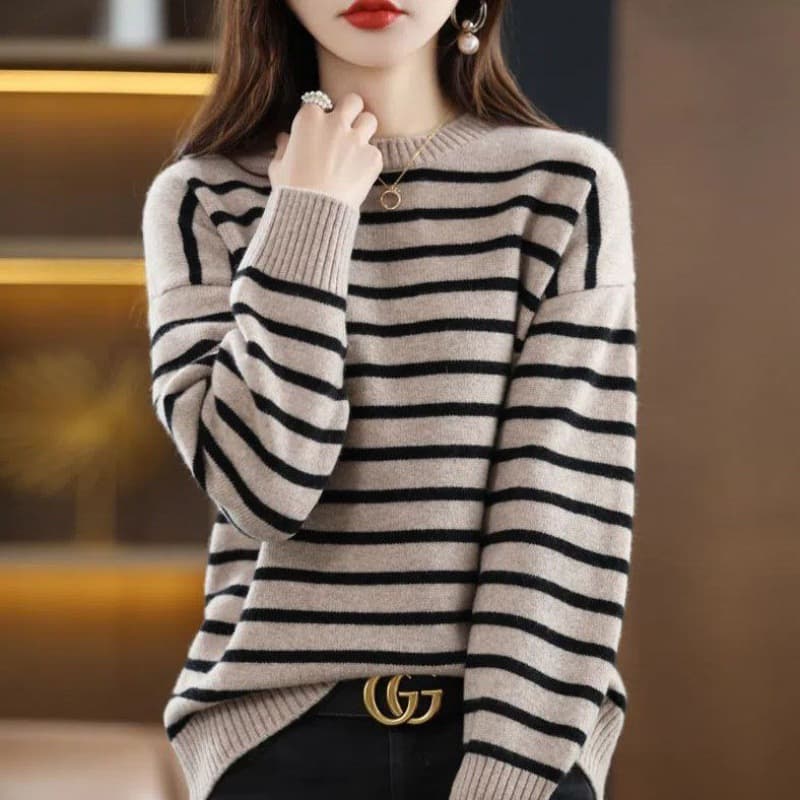 Round neck striped sweater for women, loose outer wear, 2025 autumn and winter lazy style knitted top, fashionable and versatile base layer