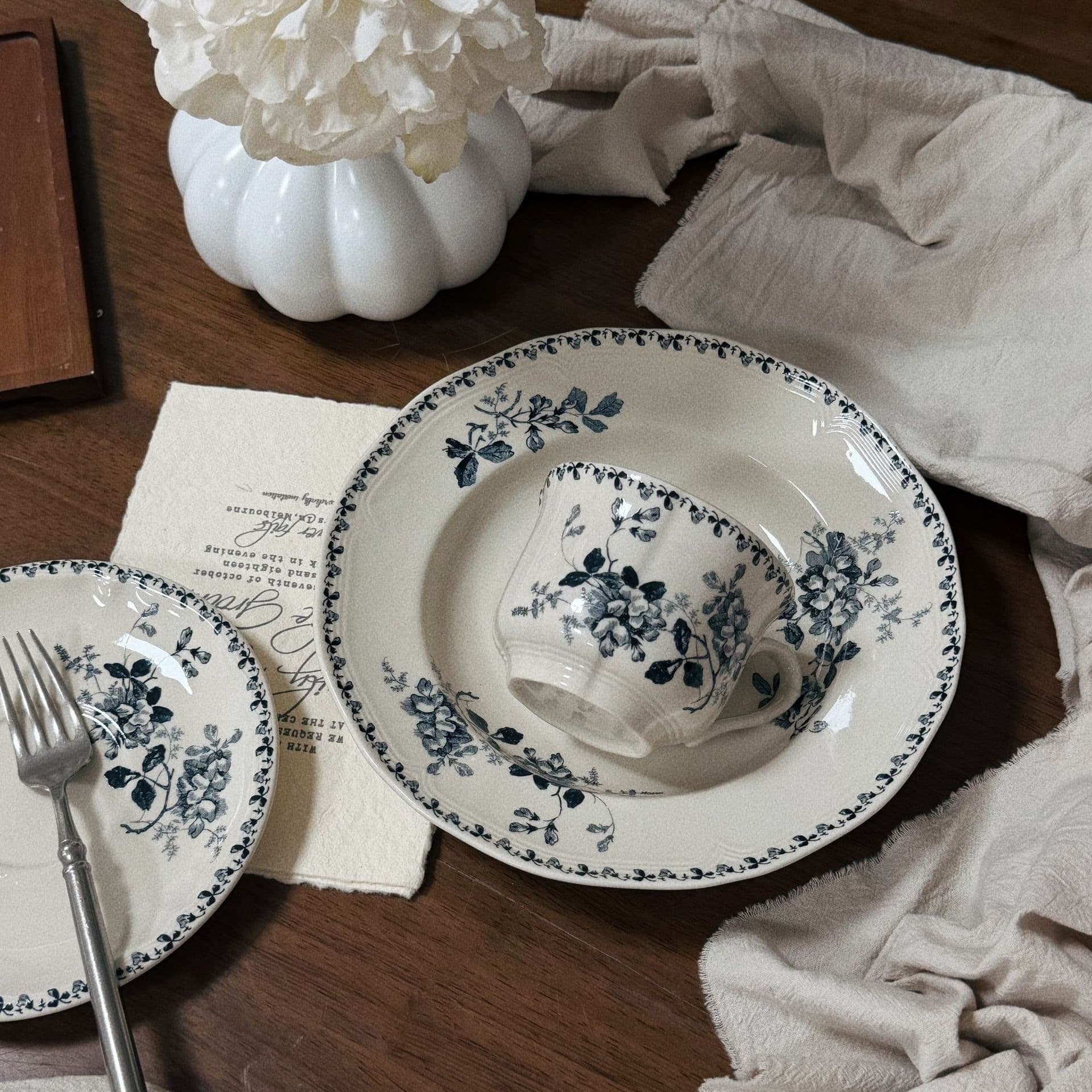 Old Time Mid-Century Vintage Floral Ceramic Tableware Ceramic Plate Ceramic Bowl Coffee Cup and Saucer Pasta Plate Dinner Plate