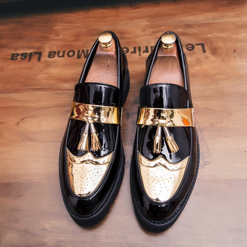 Korean style British fashion pointed toe casual leather shoes patent leather glossy lazy mens sneakers