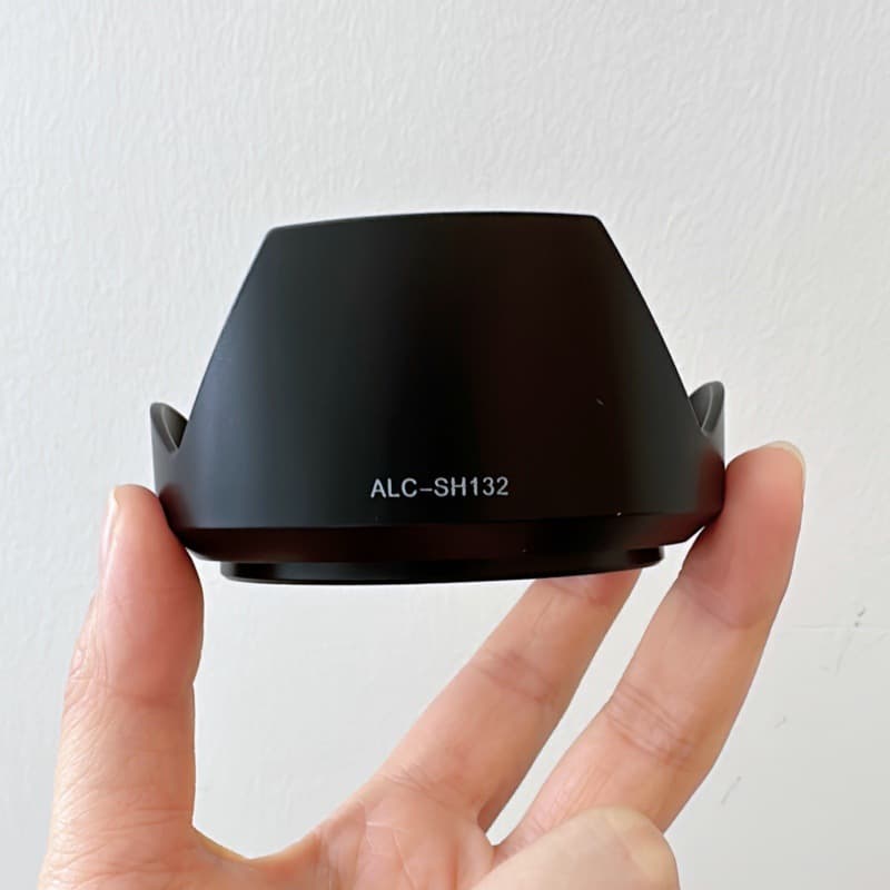 The ALC-SH132 lens hood is compatible with the Sony 28-70mm mount reverse-mount FE 28-70mm mirrorless lens.