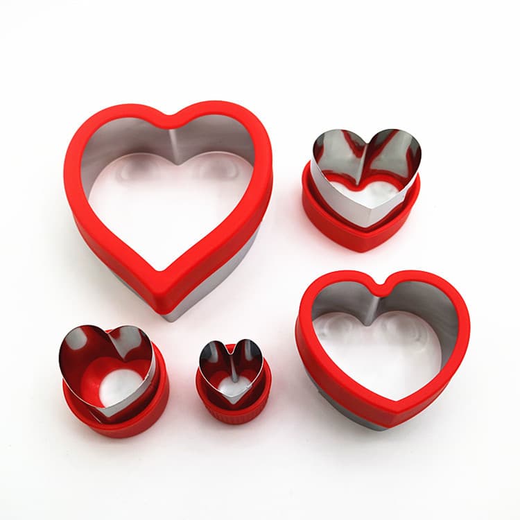 Factory Direct Baking Mold Heart Bread Toast Cutter Mold Cookie Mold Vegetable Fruit Embossing Mold Set