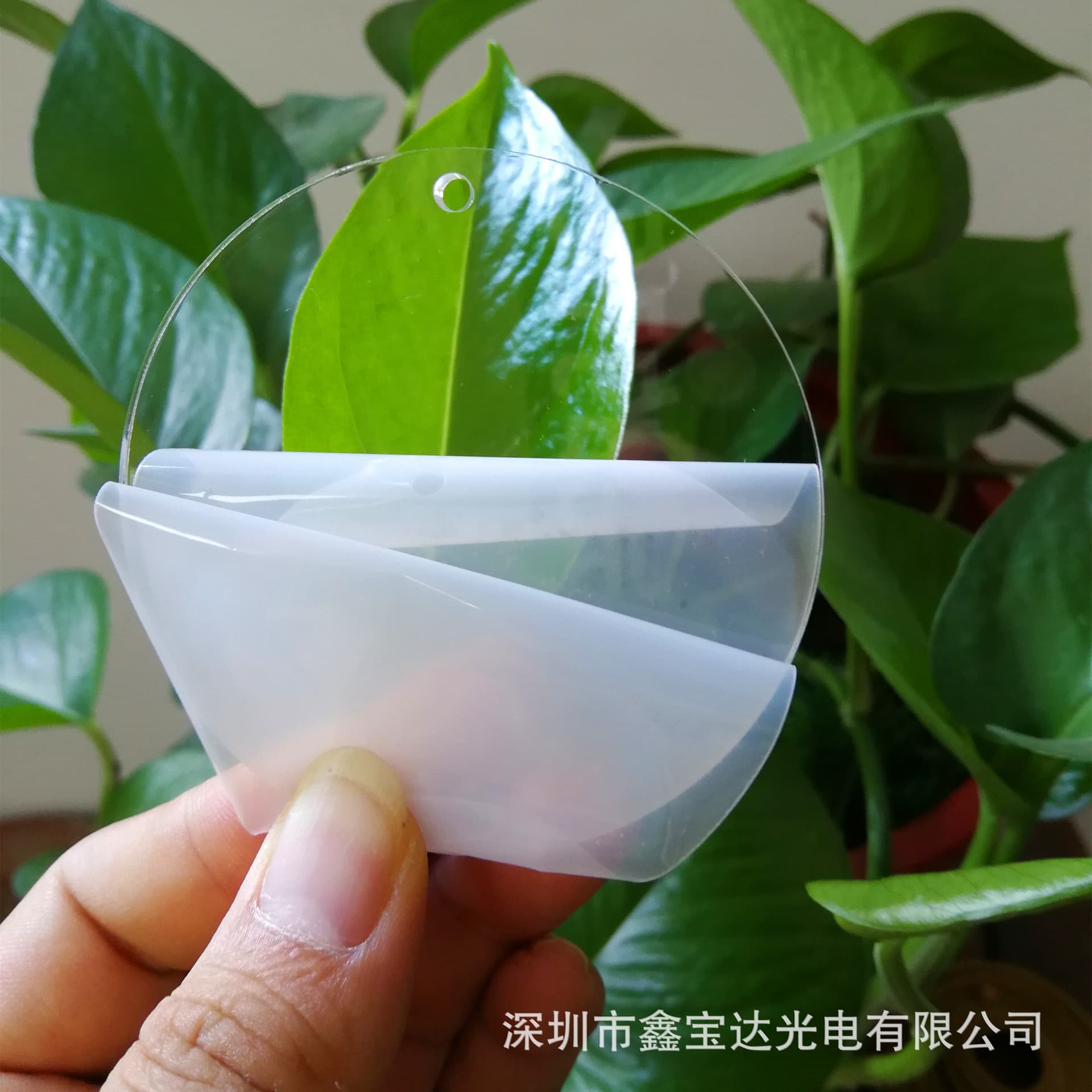 Manufacturer laser-cut round acrylic sheets with holes, round acrylic transparent sheets 3mm.