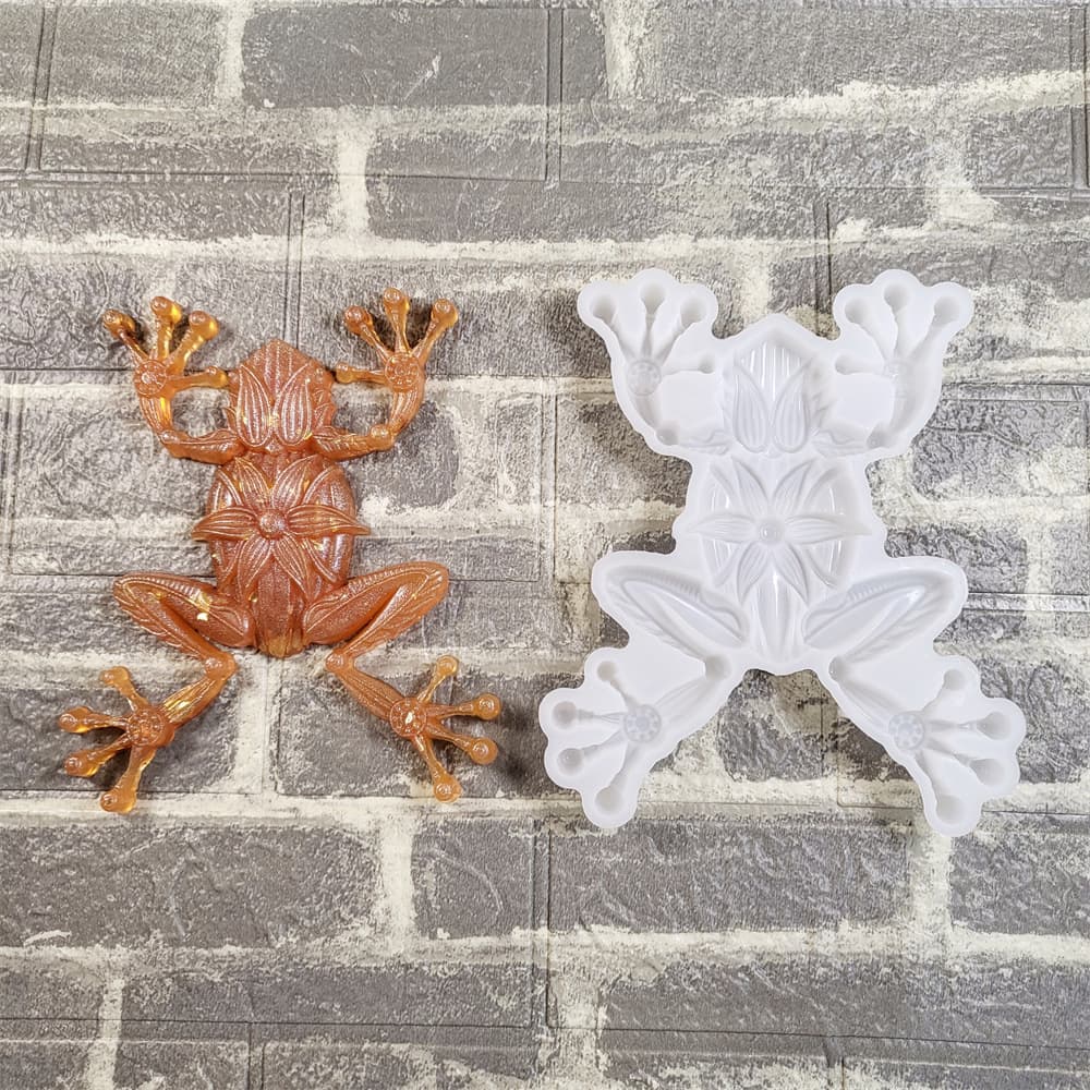 Semi-3D Mechanical Frog Wall Pendant Silicone Mold DIY Desktop Ornament Decoration Crystal Resin Mold