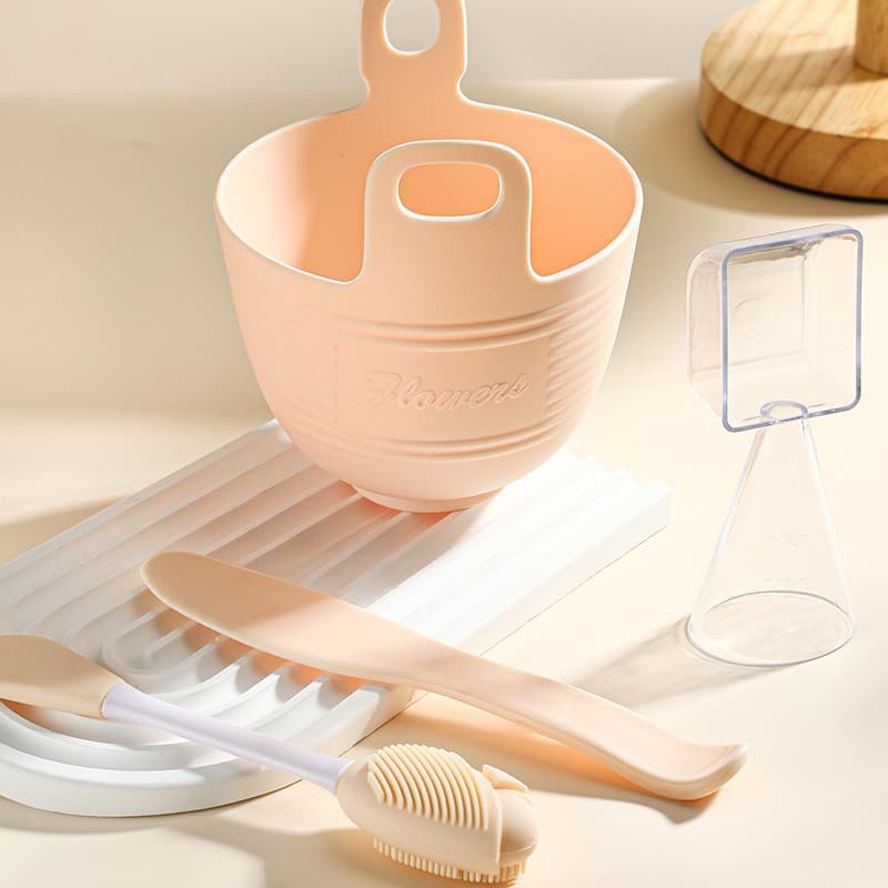 Goody Silicone Mask Bowl and Brush Set for Homemade Mud Masks, Soft Mask Application Tools, Mask Brush, Spoon, Beauty Salon