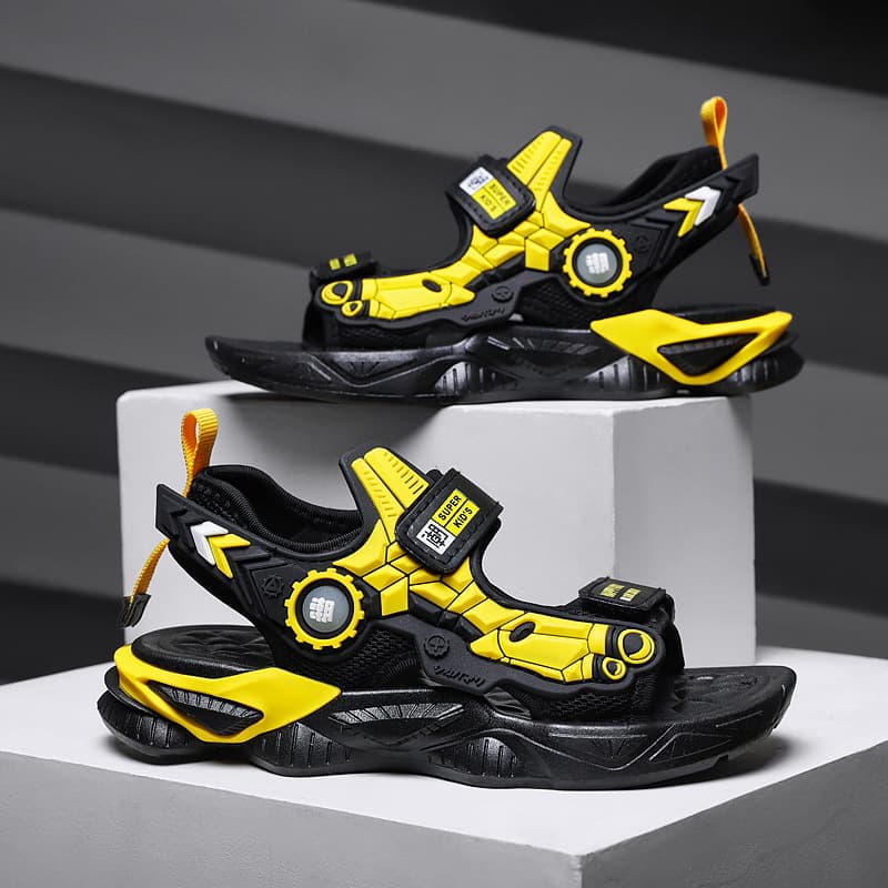 Boys' Sandals 2026 Summer New Style for Older Children, Non-Slip Soft-Soled School Student Shoes, Beach Shoes Wholesale