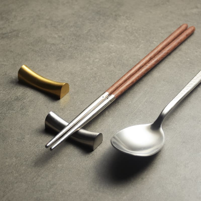 Light Luxury 304 Stainless Steel Chopstick Rest Restaurant Public Solid Brushed Gold Chopstick Stand Hotel Tableware Pillow-shaped