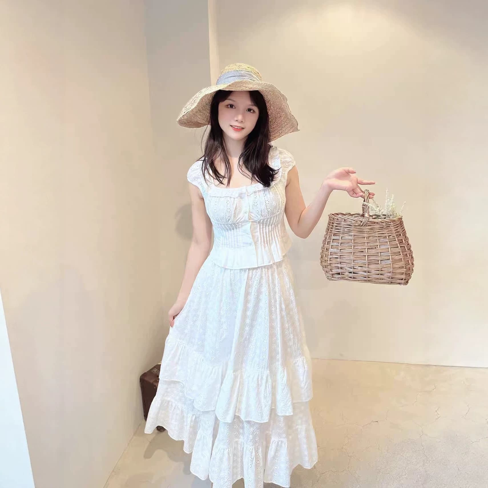 [Yibai] (points) Japanese embroidered small flying sleeves square collar top + embroidered skirt A-line skirt 25047#