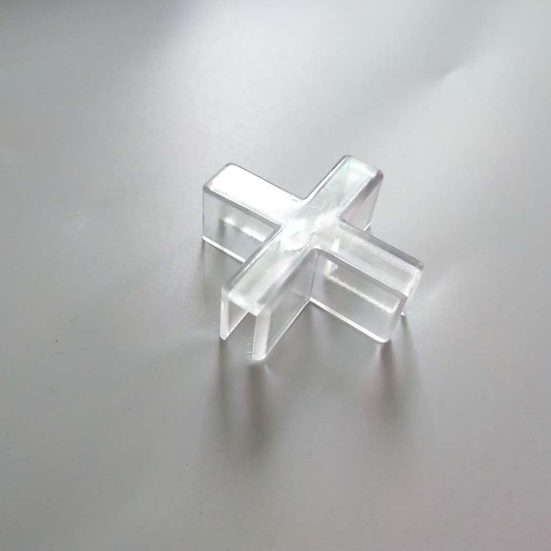 Plastic cross-shaped clips for fixing glass, fish tanks, display cases, and partitions; glass clips for connecting and fixing.