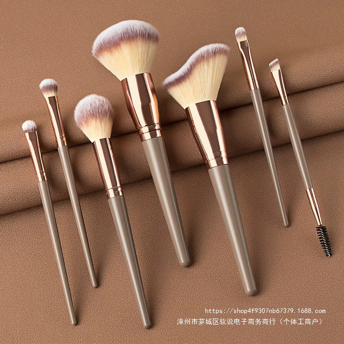 Makeup brush set 7 soft-bristled loose powder blusher foundation eye shadow concealer brush makeup eyebrow brush portable set tools