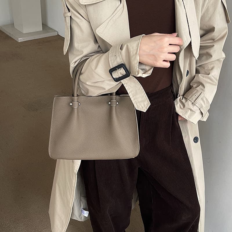 2026 New Bag Korean Niche Large Capacity Women's Single Shoulder Bag Premium Light Luxury Commuter Women's Handbag