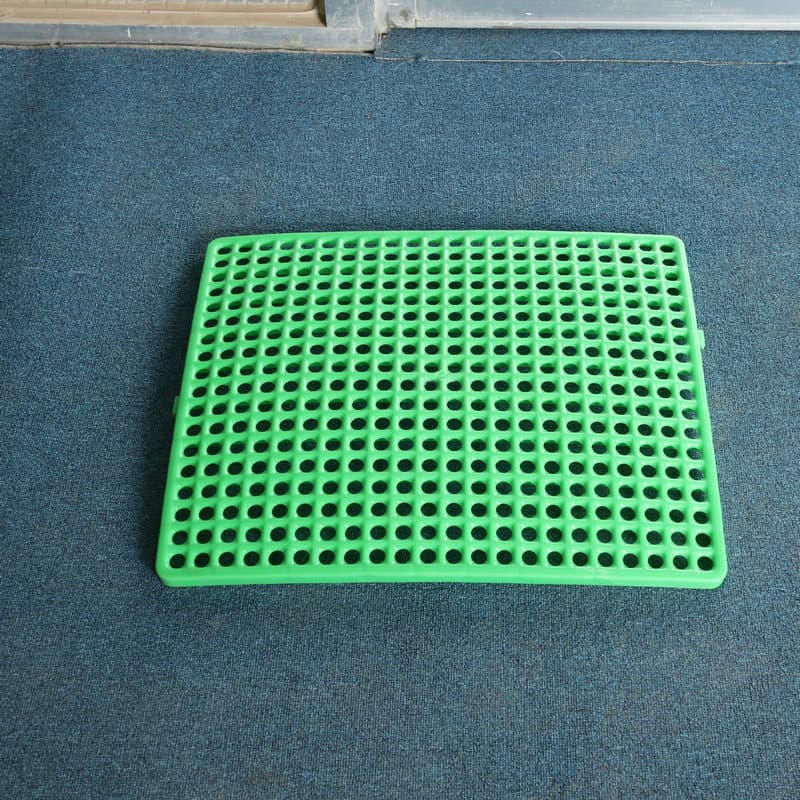 Manufacturer Wholesale Rabbit Cage Bottom Board Breeding Foot Board Strong Load-Bearing Rabbit Farm Plastic Bottom Plate