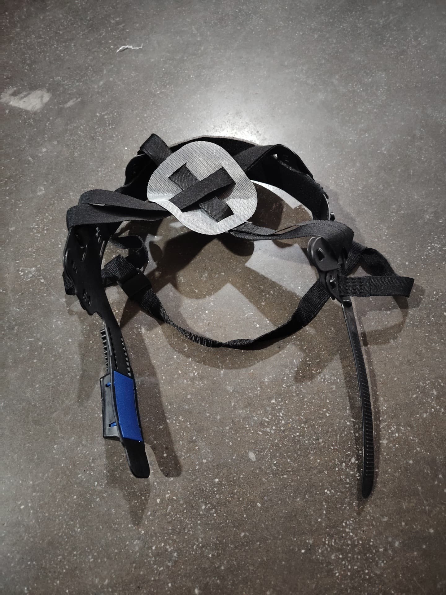 Safety helmet liner accessories, detachable sweatband, fiberglass helmet liner, knob and button, home daily use kit