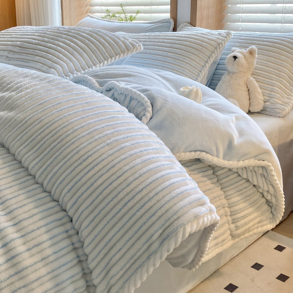 Autumn and Winter Thickened Velvet Four-Piece Set Coral Velvet Jacquard Milk Velvet Bedding Set Three-Piece Fitted Sheet Quilt Cover