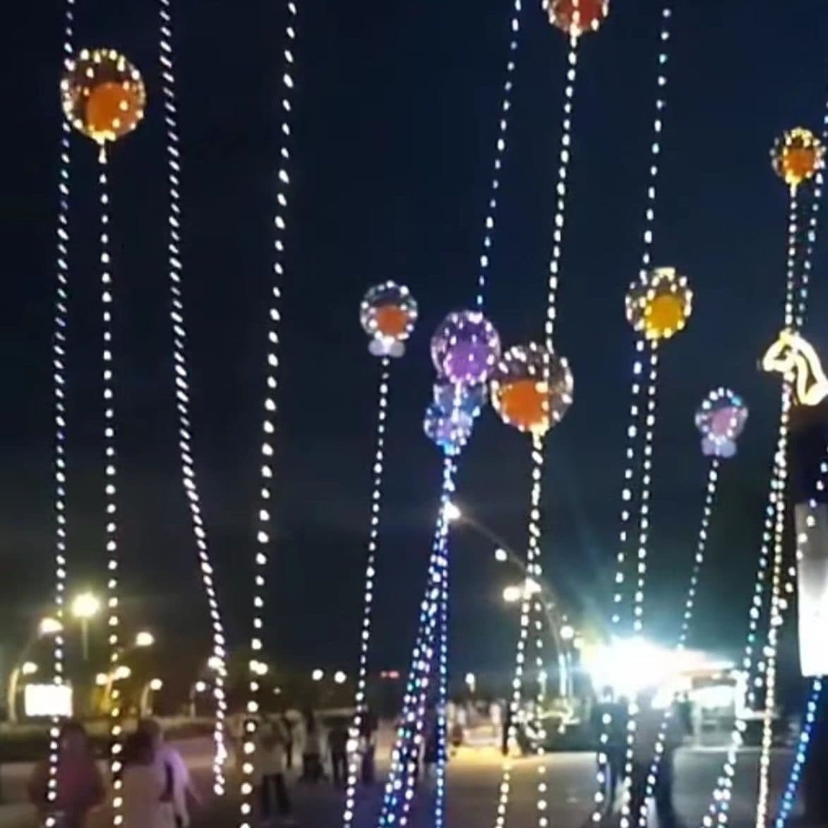 Internet celebrity Feitian luminous wave ball night market lantern balloon wholesale flying doll floating air balloon creative