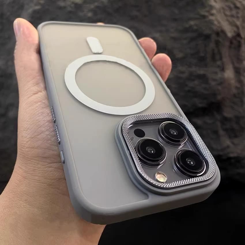 Suitable for iPhone17PRO mobile phone case, metal diamond lens, skin-feel matte magnetic suction, Apple 16 anti-fall hard shell E