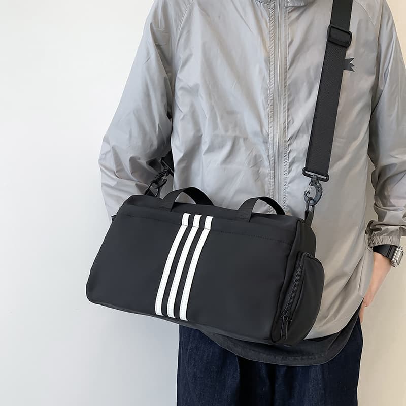 Simple casual crossbody bag, lightweight travel bag, sports training and fitness bag storage, business trip luggage bag, one-shoulder commuting