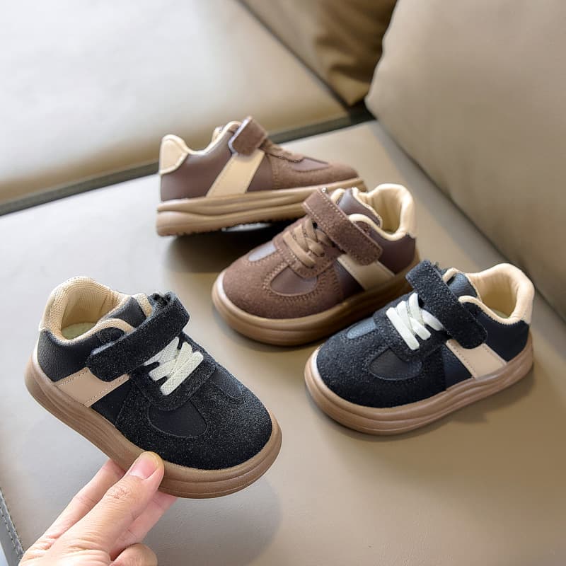 Children's Moral Style Sneakers Spring and Autumn Velcro Soft Sole Men's and Women's Baby Toddler Shoes for Small and Medium-sized Children's Casual Sports Shoes