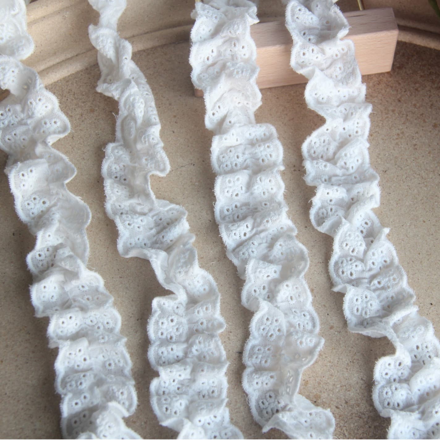 Wholesale in stock Bilateral Flower Cotton Embroidery Lace Hollow Dress Home Textile Lace Bow Accessories Width 3cm