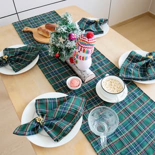 Yarn-Dyed Plaid Style Polyester Christmas Tablecloth Table Runner Napkin Support Labeling and Drop Shipping Bulk Orders Welcome