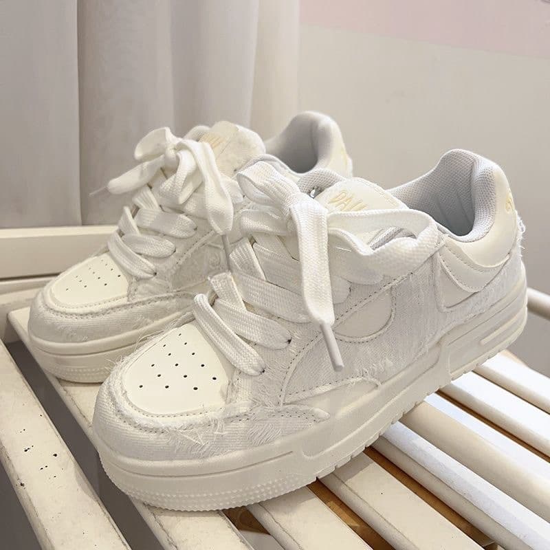 Niche Chinese-style White Skateboard Bread Shoes for Women, Chic and Versatile Casual Couple Ins Street Sports White Shoes