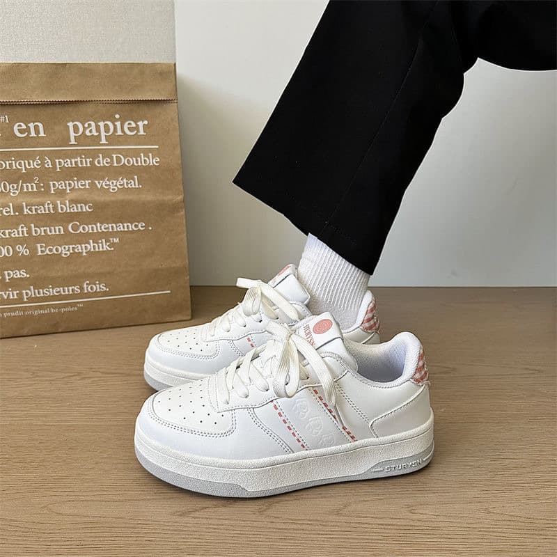 2025 New Student Casual Sports Platform Sneakers for Women, Trendy Street Style, Retro, Niche, Versatile, Bread Shoes
