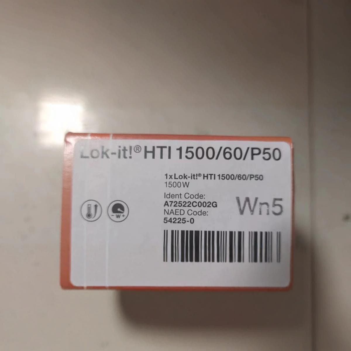 Osram's +lok-it!+HTI+1500/60/P50 is a stage computer light bulb 1500W.