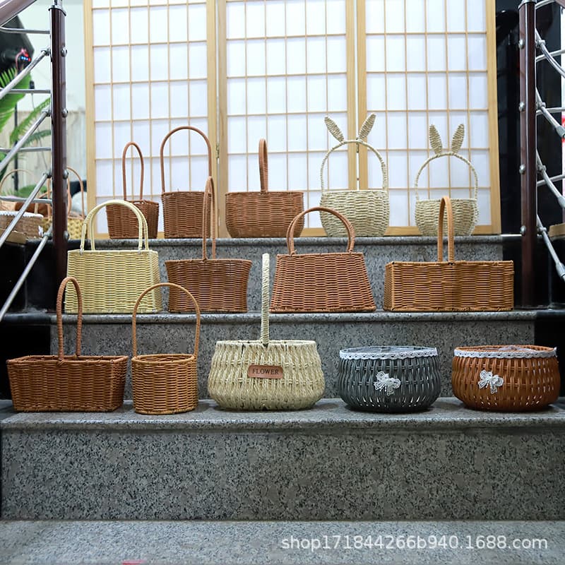 Factory Direct Country Style Handheld Fruit Basket Woven Flower Basket Fresh Flower Succulent Basket Rattan Weaving Flower Pot