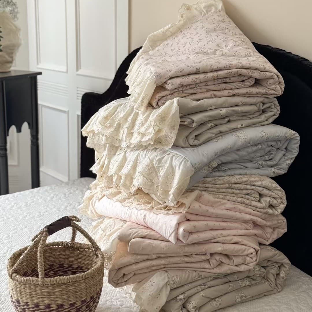 Korean style simple pure cotton oversized lace bed cover three-piece set double-sided cotton quilted non-slip machine washable quilt cover
