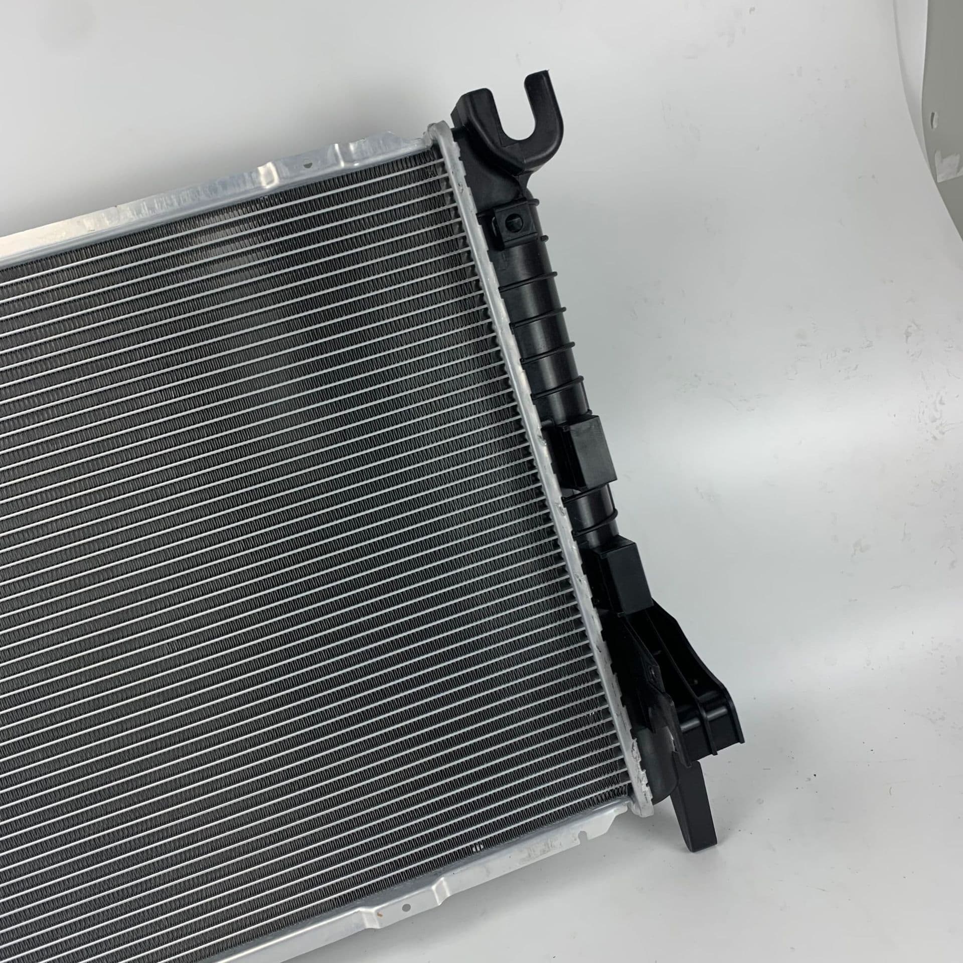 Radiator factory direct (GM) 52028830AE/52028830AF/52028830AG
