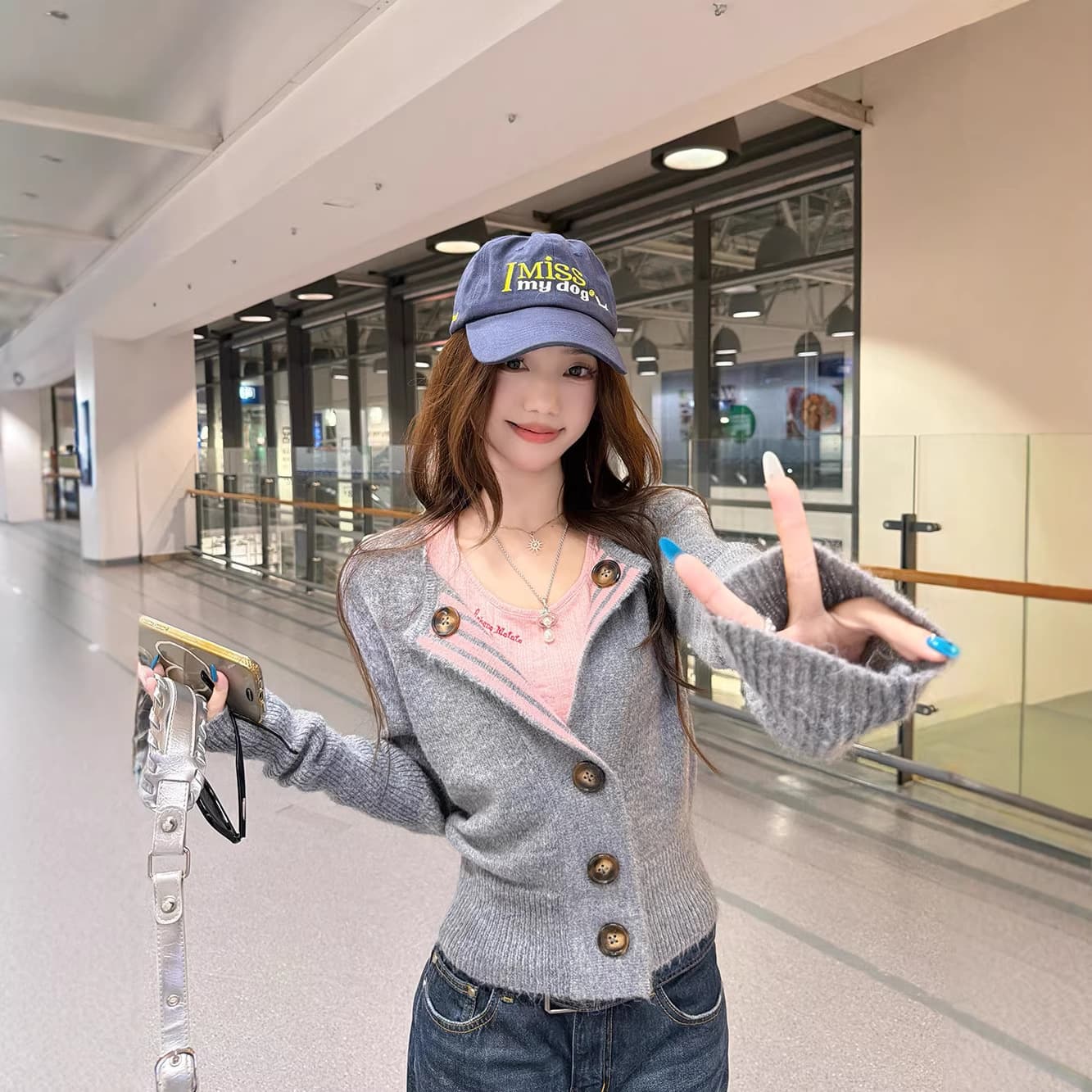 Retro V-Neck Off-Shoulder Contrast Stripe Long-Sleeve Sweater for Women 2026 Spring New Hot Girl Design Knit Cardigan