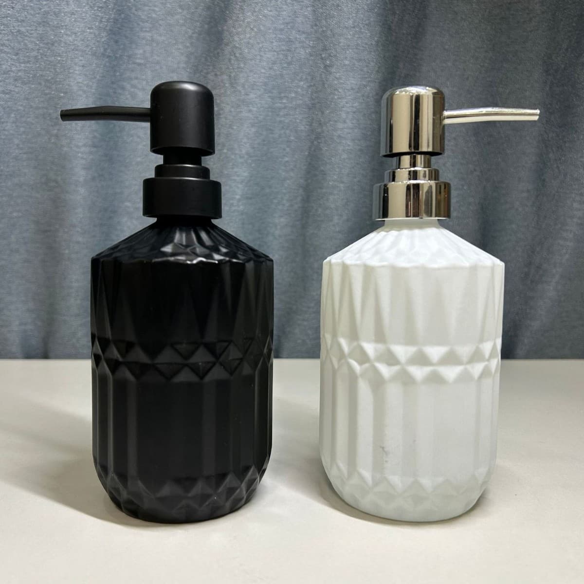 Hand Sanitizer Bottles, Shampoo Bottles, Essential Oil Bottles, Shower Gel Bottles, Press-Type Dispensing Bottles for Hotel and Guesthouse Bathrooms
