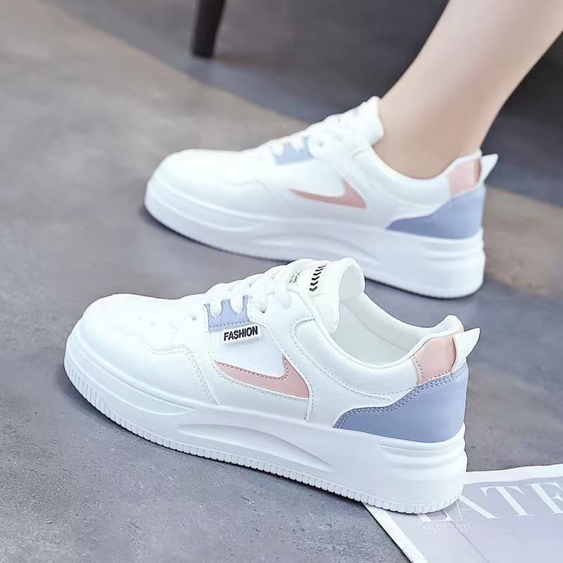 INS Korean Leather White Sneakers for Women, 2026 Autumn New Breathable Thick-Soled Korean Style Sneakers, Wholesale Student Shoes