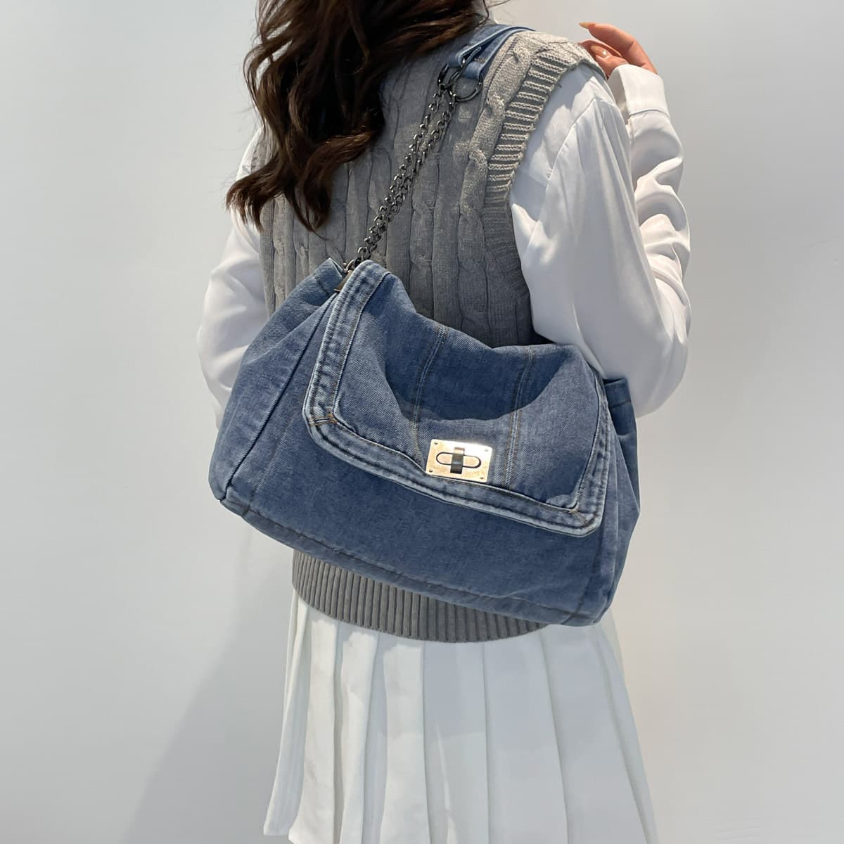 Casual Commuter Large Capacity Denim Bag for Women 2026 New Fashion Chain Shoulder Crossbody Tote Bag