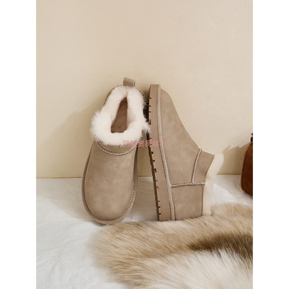 Women's Short Shaft Shearling Snow Boots 2025 New Winter Slip-On Flat Sole Short Boots with Fleece Lining and Thickened Simple Cotton Shoes