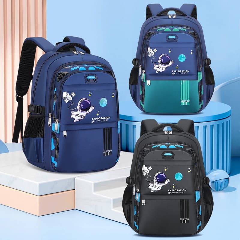 Astronaut's new primary school bag, large capacity, lightweight, spine-protecting and burden-reducing backpack for boys in grades 1-6