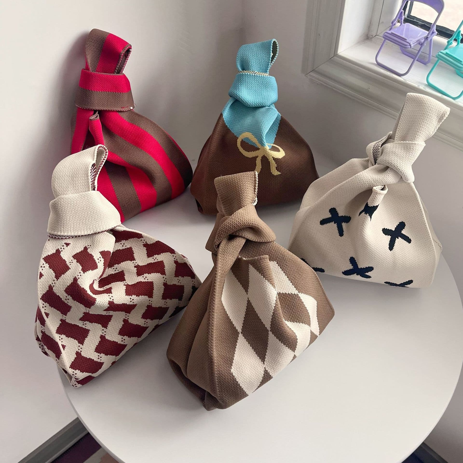 Gift Bag Versatile Knitted Black and White Handbag Handheld Tote Small Bag Casual Large Capacity Handbag Spring and Summer Woven