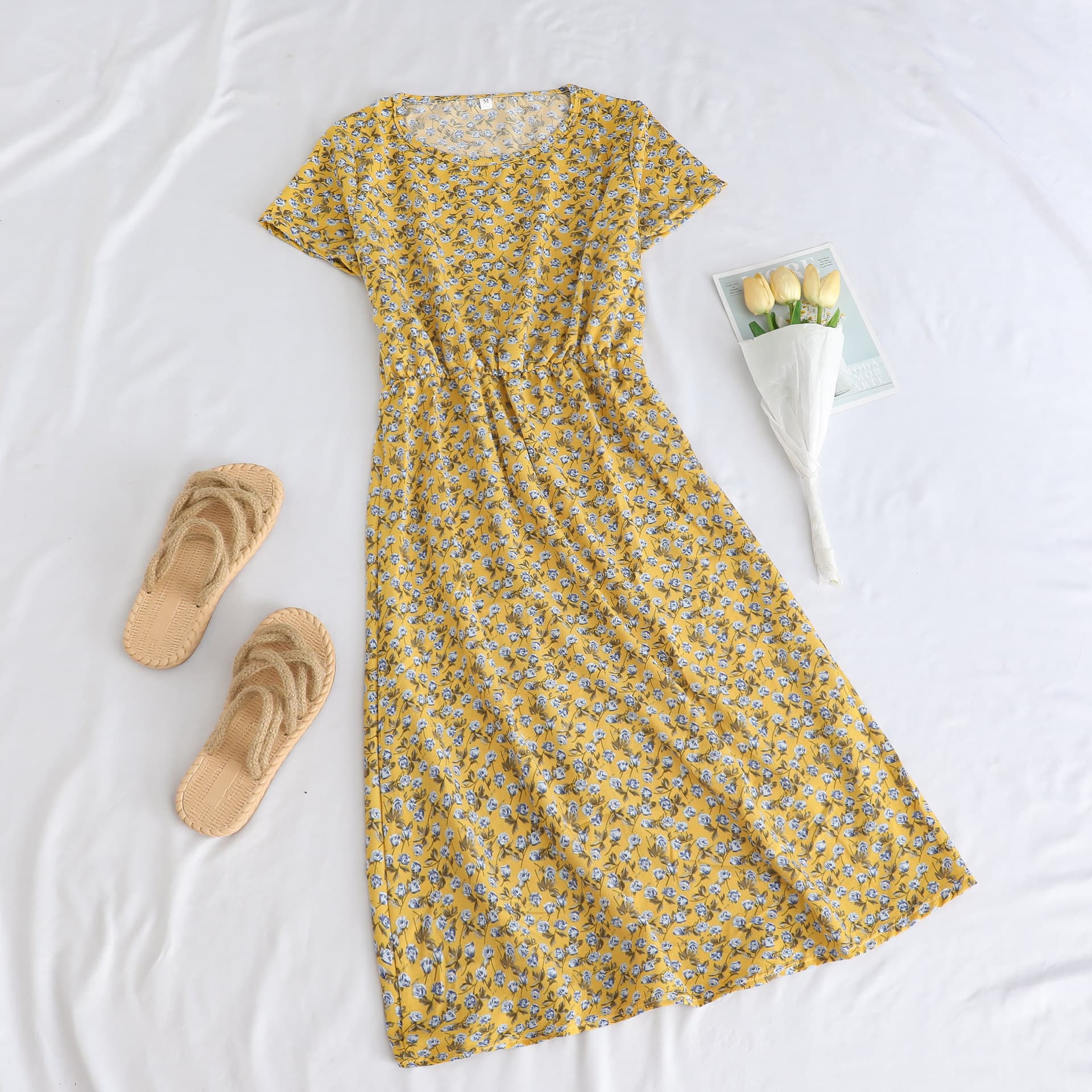 Mother's wear, middle-aged and elderly floral dress, new short-sleeved skirt, round neck, slim waist, mid-length floral dress